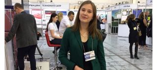 Оксана Задорожна – старший контрольний майстер відділу технічного контролю та стандартизації. Оксана Задорожна – старший контрольний майстер відділу технічного контролю та стандартизації.